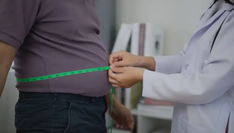 24 Yaşındaki Genç, Sadece İki Besinle 47 Kilo Verebildi!