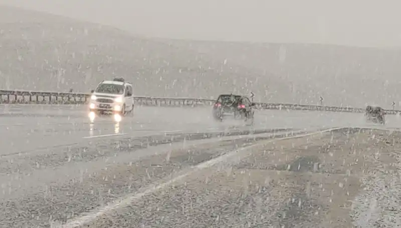 Nisan Ayında Bahar Beklerken Kar Yağdı: Doğanın Sürprizi!