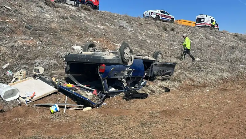 Şarampole Uçan Otomobil: 3 Kişi Ağır Yaralandı, 4 Yaralı