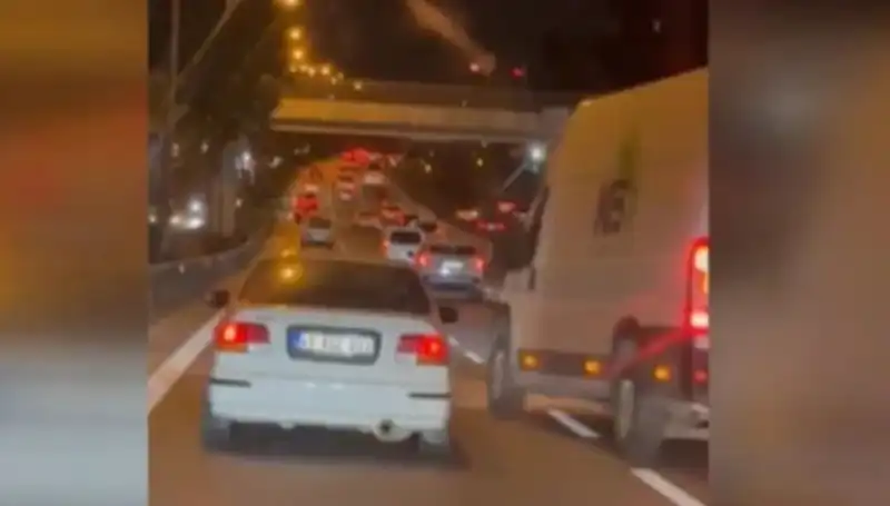 Tuzla’da Makas Terörü: Çarpıp Kaçan Sürücüye Tutuklama
