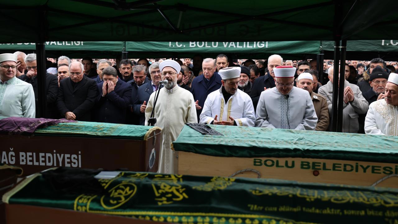 Cumhurbaşkanı Erdoğan Bolu'da Gültekin ailesinin cenazesine katıldı.