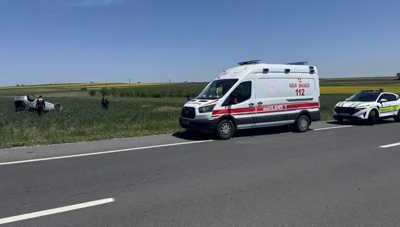 Edirne'de Devrilen Araçta Sürücü ve Eşi Yaralandı, Kaza Anı Dramı!