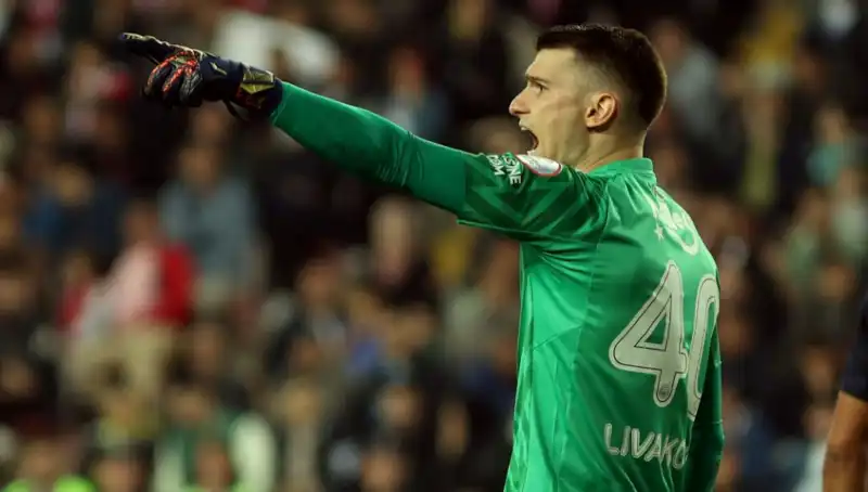 Fenerbahçe Kalecisi Livakovic'in Başındaki Sorunlar Takımın Geleceğini Belirleyecek mi?