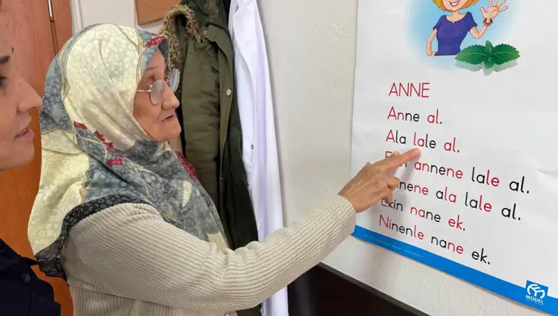 65 Yaşında Okuma Yazma Öğrenen Ayşe Teyze'nin İlham Veren Hikayesi