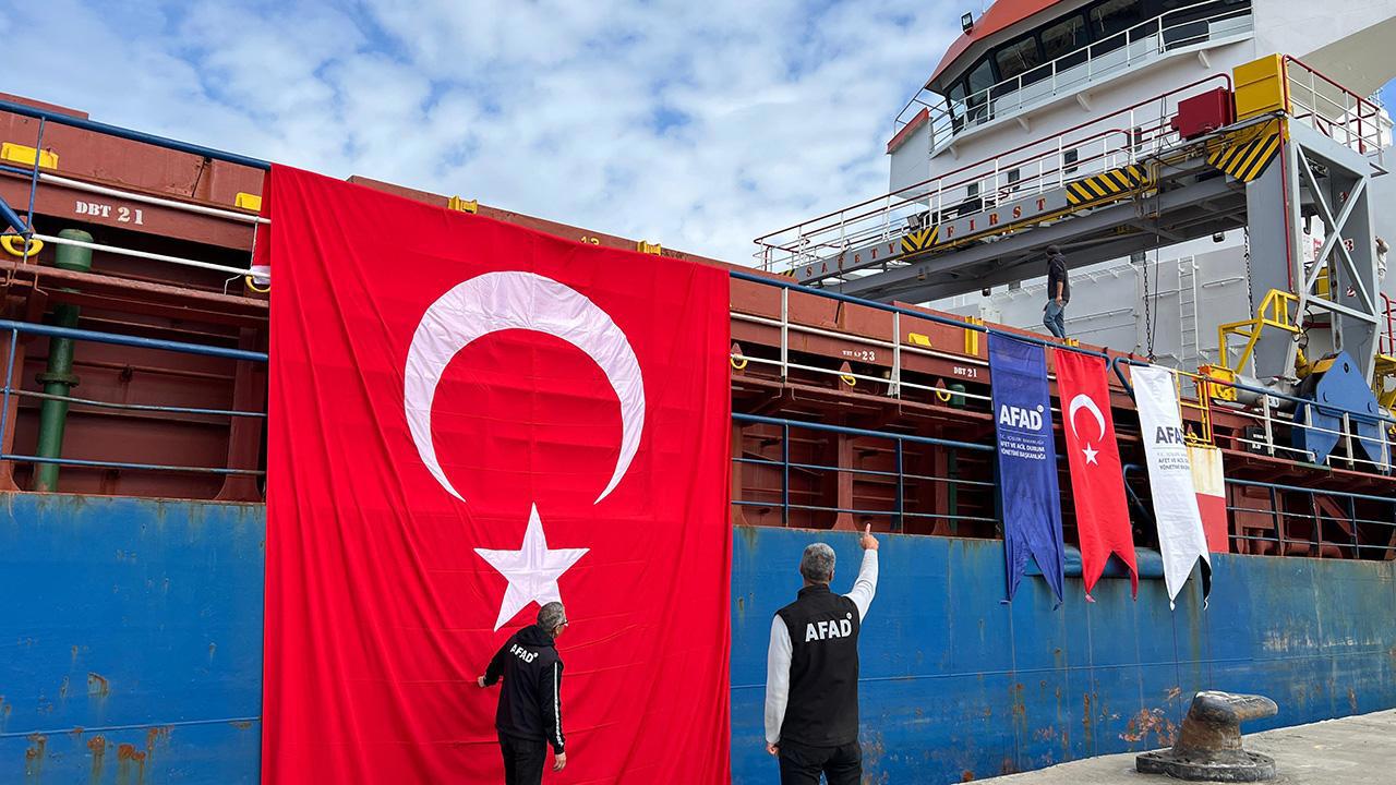 İyilik Gemisi Yardımlarını Mısır'a Ulaştırdı