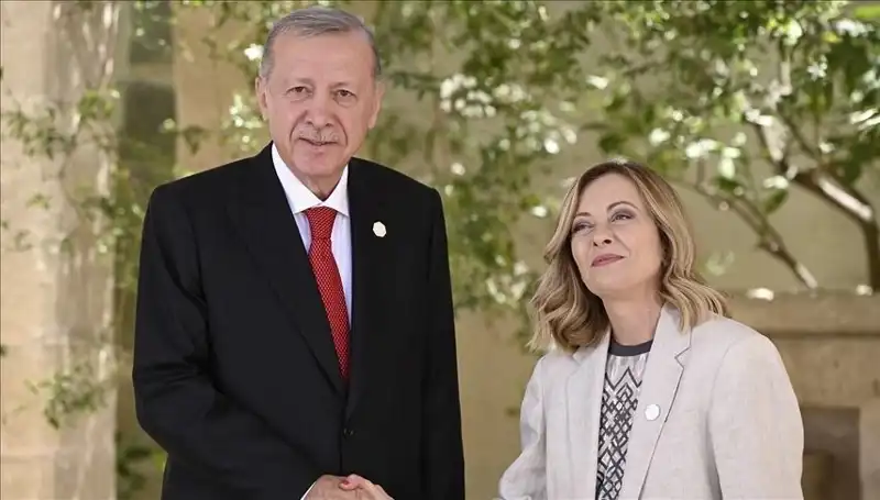 İstanbul'da Akdeniz Zirvesi: Liderler İklim Değişikliği ve Anlaşmalar Üzerine Bir Araya Geliyor