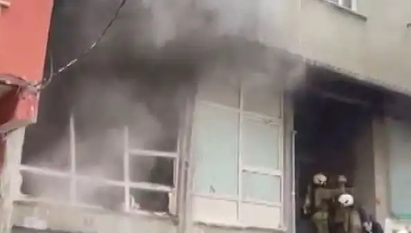 İstanbul'da Beş Katlı İş Yerinde Yangın: Panik ve Kaos Yükseldi!