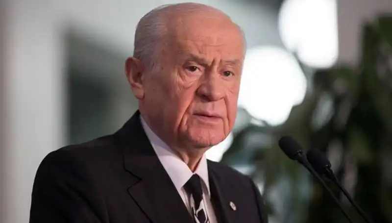 Bahçeli, Kurban Vekaletini Kızılay’a Vermesiyle Dikkatleri Üzerine Topladı