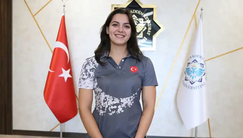 Altın Madalya Kazanan Esra: Hedefi Dünya Şampiyonluğu ile Daha İleriye