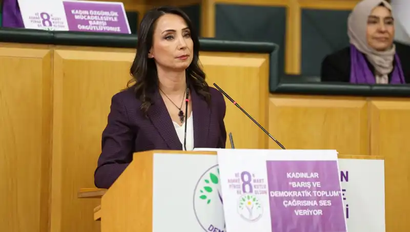 Tülay Hatimoğulları: DEM Parti'nin Dinamik Eş Genel Başkanı ve Liderlik Yolculuğu