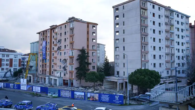 Büyükçekmece'de Deprem Tehlikesine Karşı 10 Bina Yıkılacak