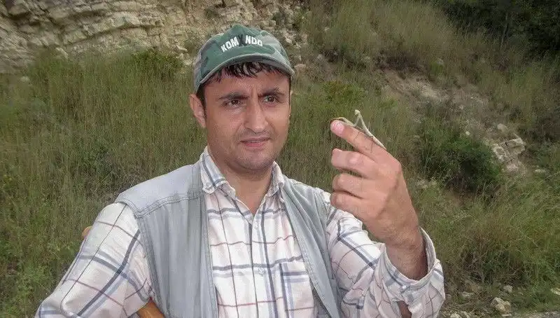 Yeni Keşfedilen Böcek Türüne Eşiyle İlgili Özel İsim Verdi, Tepkiler Büyüdü