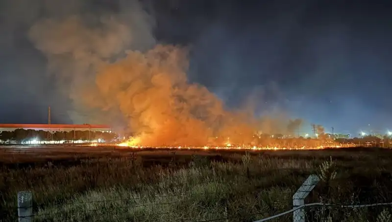 İzmir'de Gece Yarısı Yangın: Panik ve Korku İçinde Geçen Saatler