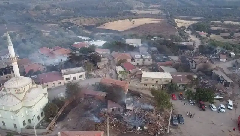 Çanakkale'de Orman Yangını: Yangın Alanları Havadan Görüntülendi