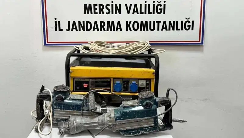 Mersin'de Kaçak Kazı Yapan 5 Kişi Gözaltına Alındı