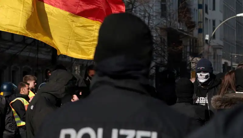 Berlin’de Türk Market Zincirine Yapılan Silahlı Saldırı Korkuttu