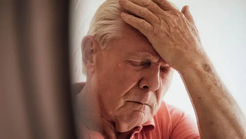 Yaşlılığa Bağlı Unutkanlık ve Alzheimer: Profesör Açıklıyor, Farklar Neler?