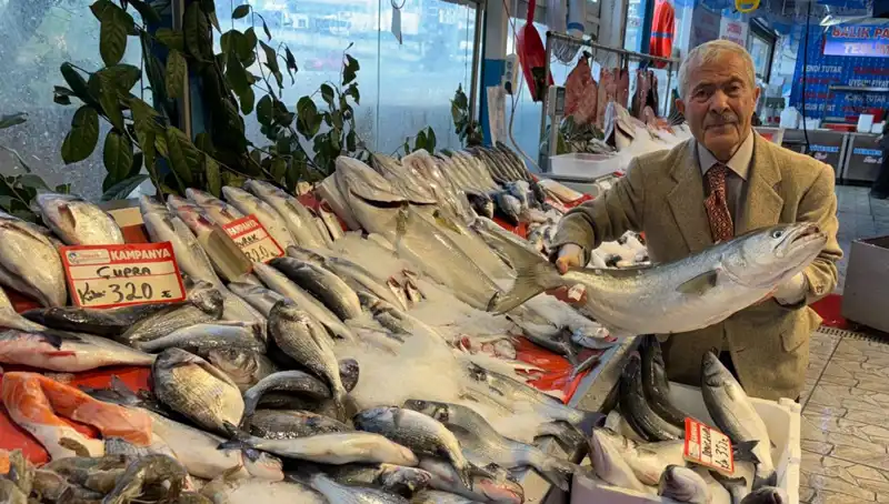 Ramazan’da Balık Fiyatları Düşüşe Geçti: Tezgahlar Bereketli Ama Hava Soğuk