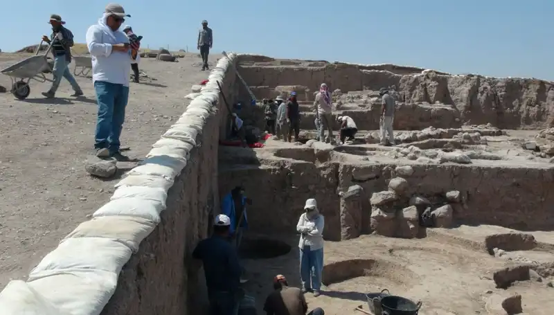 Kilis Oylum Höyük Kazıları: Sıcak Havalara Rağmen Eserler Gün Yüzüne Çıkıyor