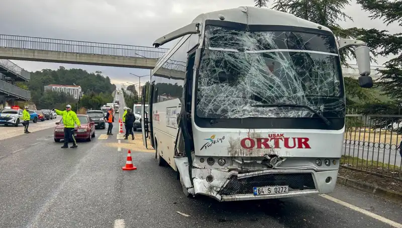 Uşak'ta İşçi Servisleri Çarpıştı: Yaralıların Sayısı Artıyor