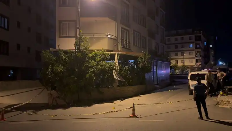 İstanbul'da Kafeye Silahlı Saldırı: Panik ve Kaos Anları