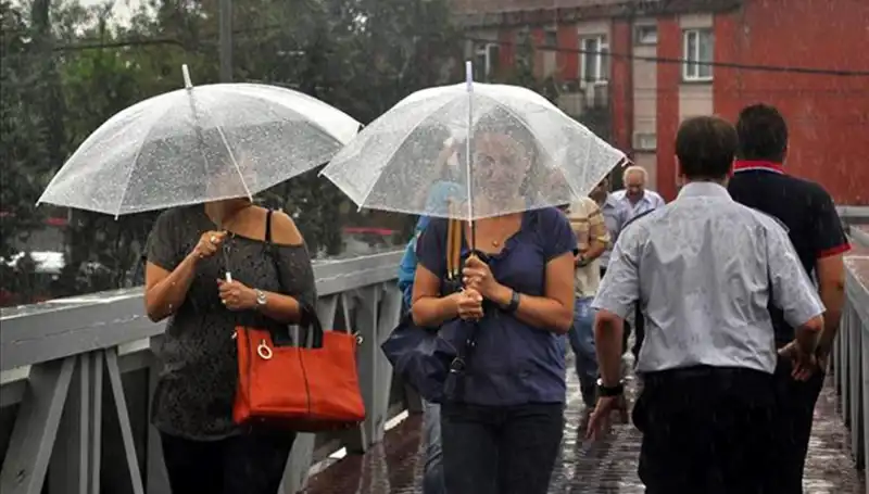 Sıcak Hava ve Sağanak Yağışlara Dikkat! Hava Durumu Uyarıları Geldi