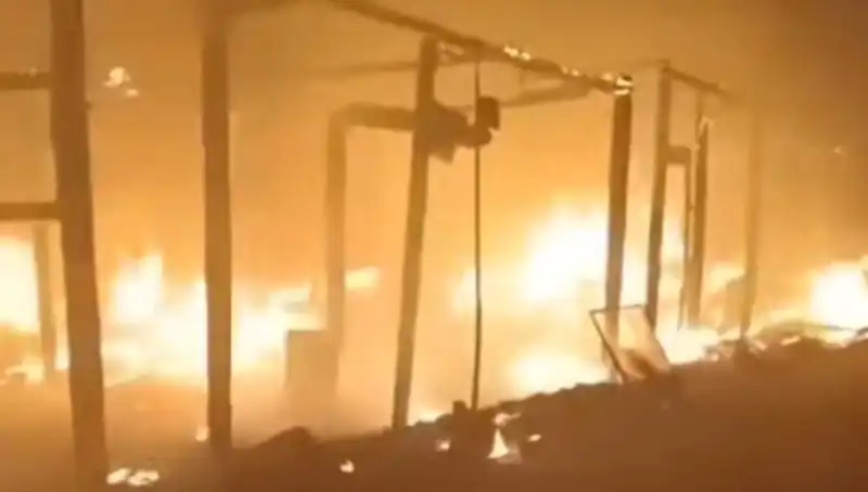 Elektrik Teli Koptu, 15 Çadırda Yangın Çıktı: Detaylar ve Önlemler
