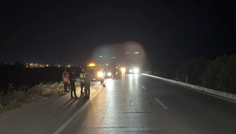 Adana'da Üç Araçlı Zincirleme Trafik Kazası: Can Kaybı Yok Ama Zarar Büyük