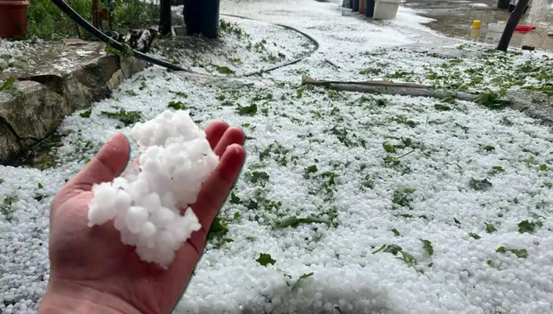 Haziran Ayında Yağan Dolu, Şehirleri Beyaza Bürüdü!