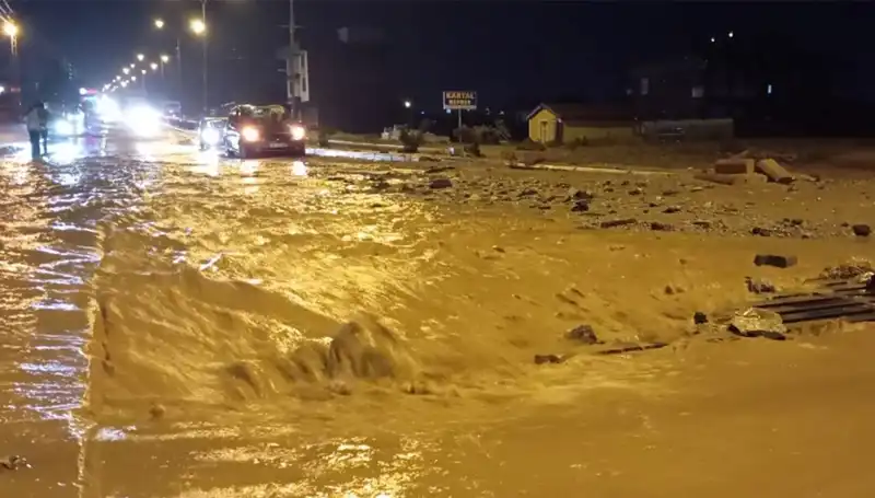 Konya ve Ankara’da Sel Felaketi: Hayat Durdu, Zarar Büyük