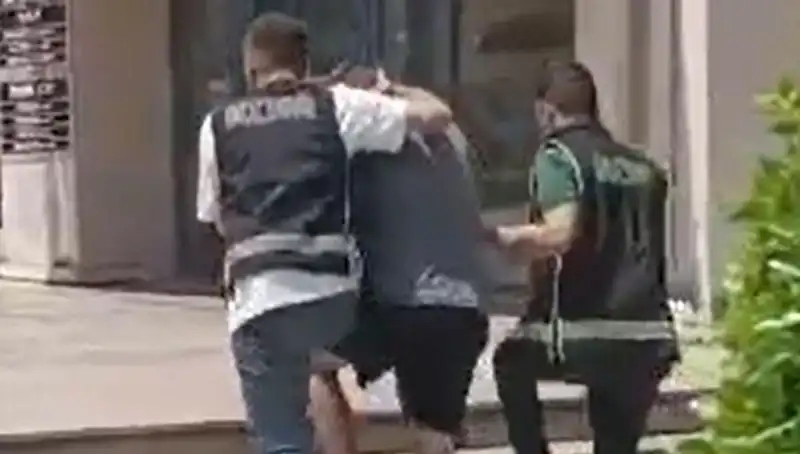 Sahte Dövizle Alışveriş Yapan Turist Sınır Dışı Edildi: Detaylar Şaşırtıyor