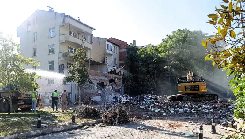 Sındırgı'da Sarsıntılar Devam Ediyor: İki Günde Üç Deprem Meydana Geldi