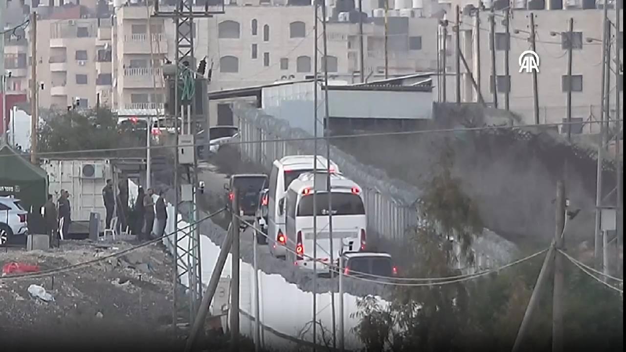 Kızılhaç Konvoyu Filistinli Esirleri Kısmen Serbest Bıraktı