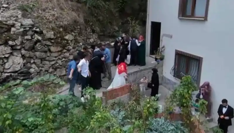 Düğün Töreninde Dehşet: Tüfekli Saldırı Anları Kamereye Yansıdı