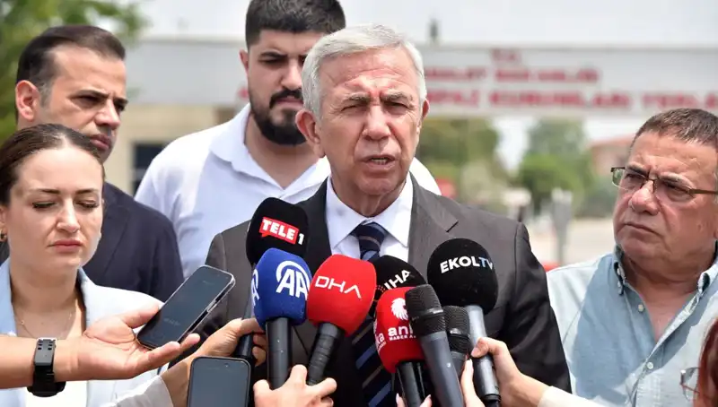 Mansur Yavaş'ın Muhittin Böcek'i Ziyareti, Yerel Yönetimlerde İş Birliğini Güçlendiriyor