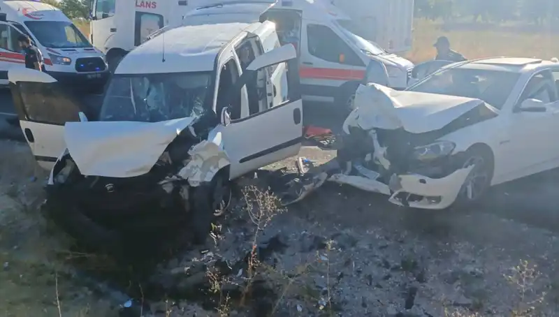 Nevşehir'de Feci Trafik Kazası: 14 Kişi Yaralandı, Detaylar Şok Edici!