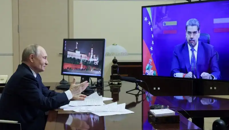 Putin ve Maduro’dan Tarihi Görüşme: 9 Mayıs İçin Davet Gerçekleşti