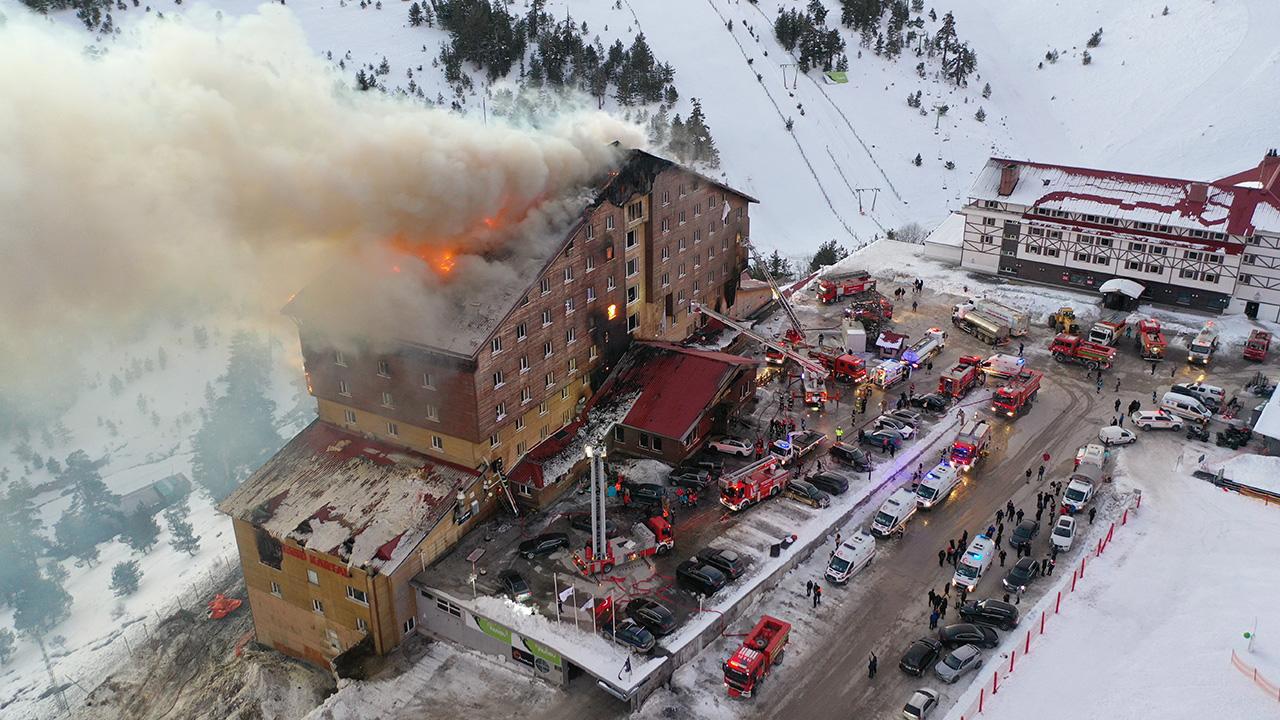 Kartalkaya Kayak Merkezi'nde Oteli Yanıyor: 10 Ölü, 32 Yaralı