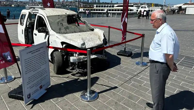 15 Temmuz Darbe Girişiminde Tankların Ezdiği Otomobiller Sergilenmeye Başladı
