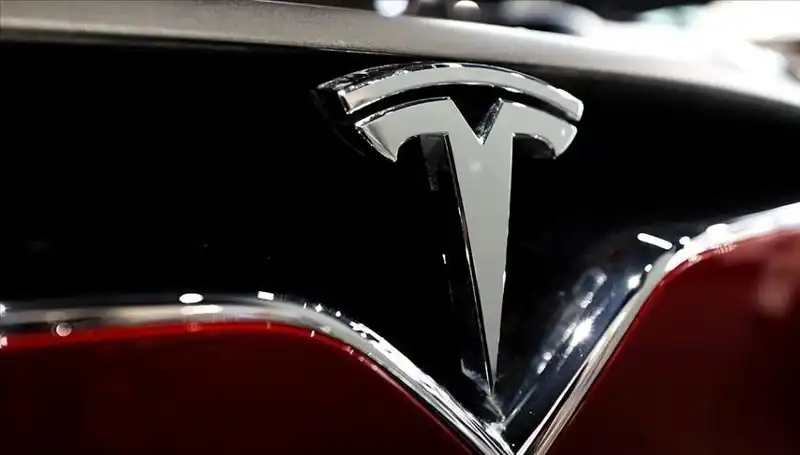 Uygun Fiyatlı Tesla Modeli İle FSD Beklentileri: Yaşanan Kaos