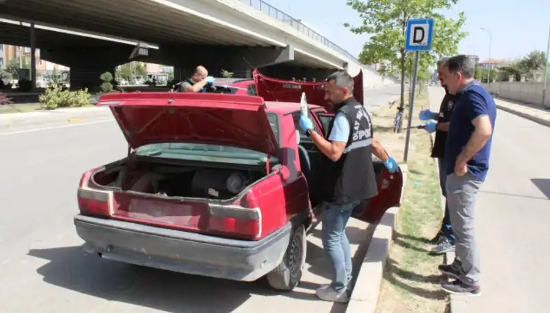 Çaldığı Aracın Yakıtı Bitince Yeni Araç Çalan Hırsız Polisi Peşine Taktı